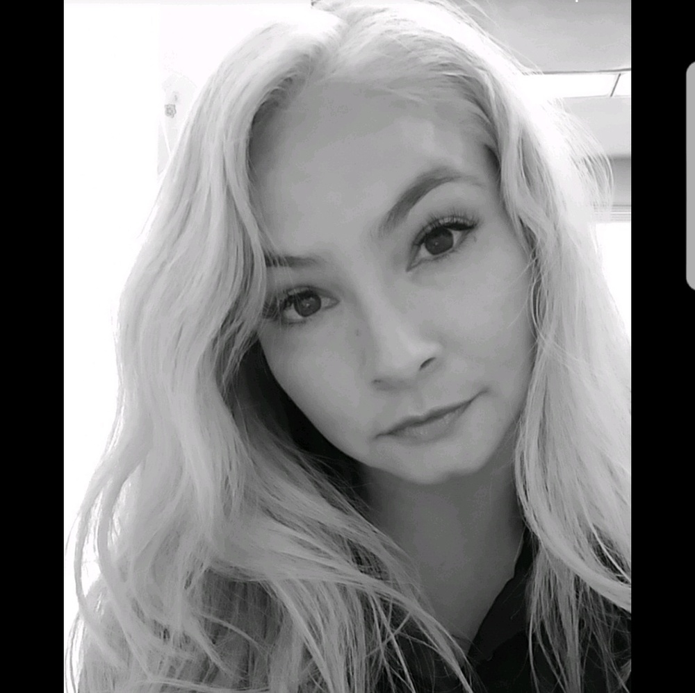 Meet your Posher, Monique